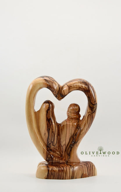 Holy Family in Heart – Olive Wood Carving